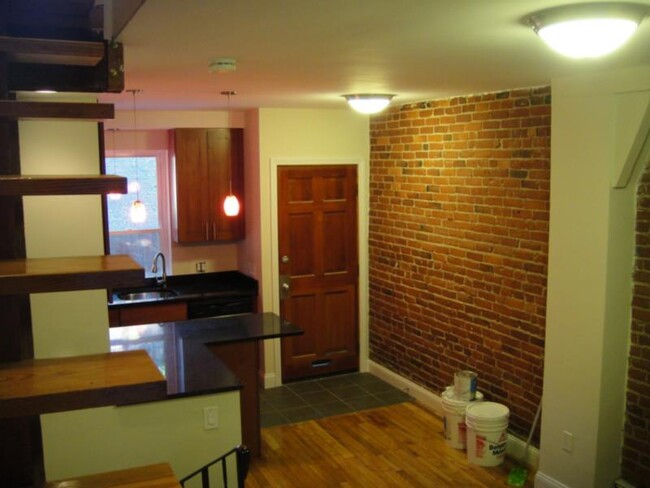 34 Sussex St, Unit Single Family in Boston, MA - Building Photo - Building Photo