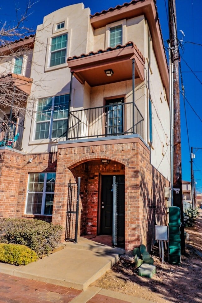 property at 2119 Main St
