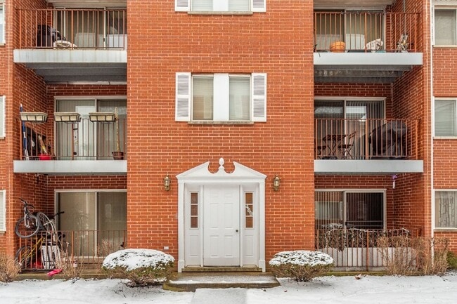 property at 489 Leslie Ct