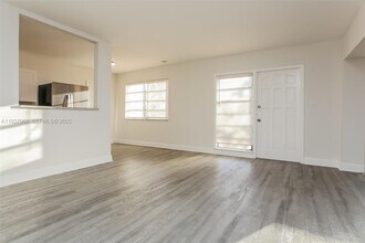 1571 NE 44th St in Pompano Beach, FL - Building Photo - Building Photo