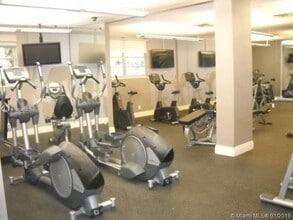 3801 S Ocean Dr, Unit 10V in Hollywood, FL - Foto de edificio - Building Photo