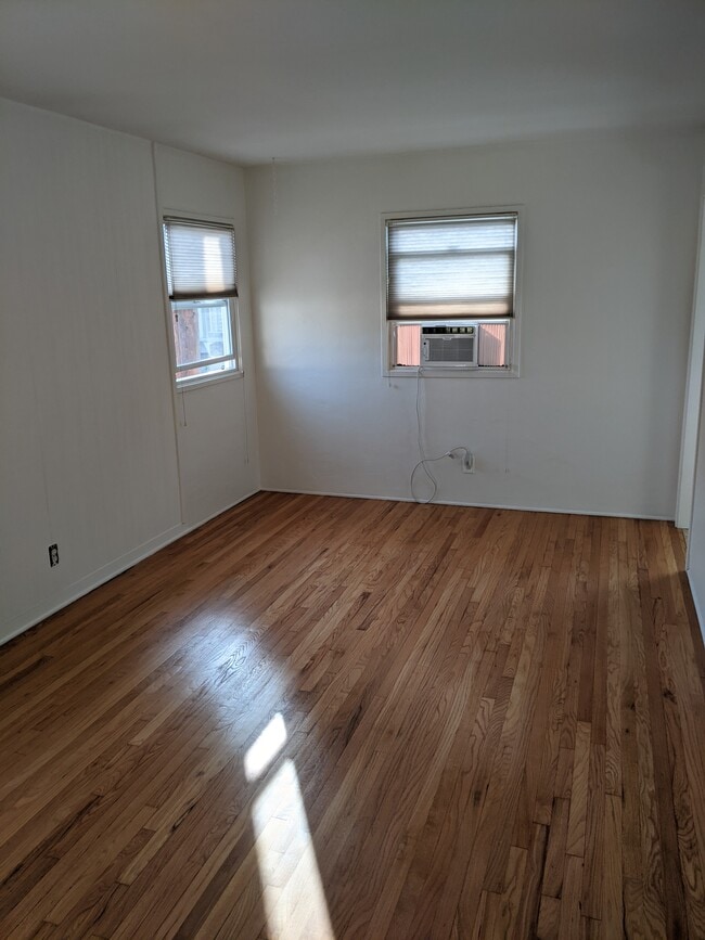 1546 Rendall Pl in Los Angeles, CA - Foto de edificio - Building Photo