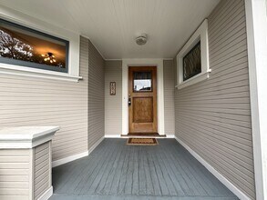 203 Addison Ave in Palo Alto, CA - Building Photo - Building Photo