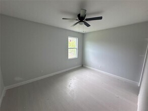 11314 Rockwell Ave in Englewood, FL - Building Photo - Building Photo