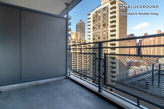 315 East 86th St in New York, NY - Building Photo - Building Photo
