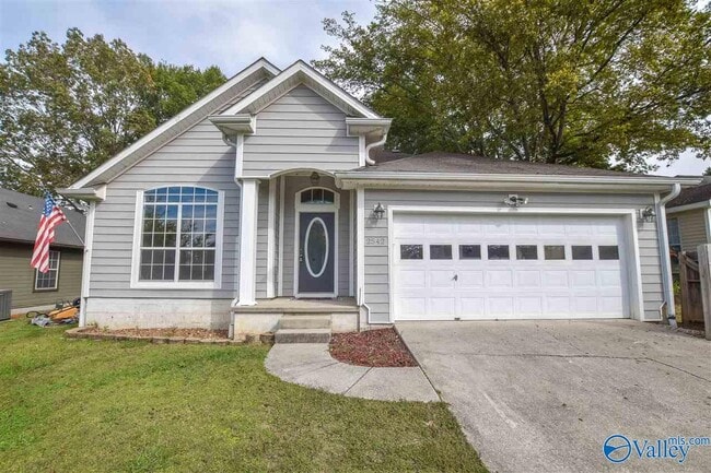2542 Bonnie Oaks Dr SW