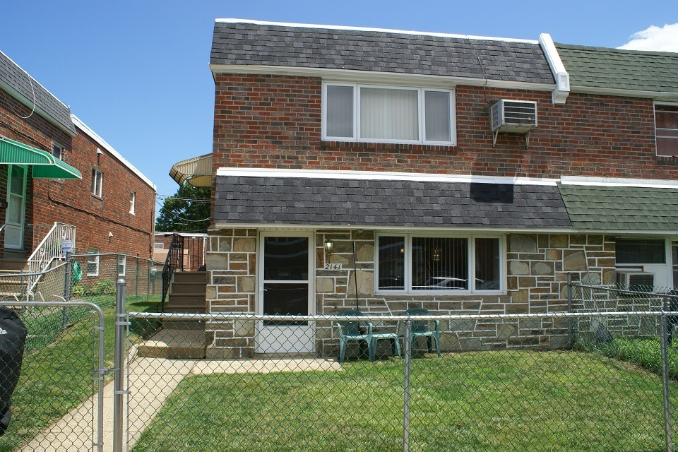 2141 Benson St, Unit 1 in Philadelphia, PA - Foto de edificio