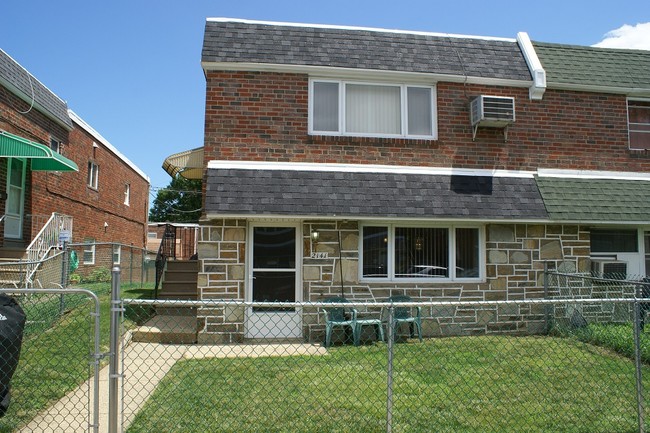 2141 Benson St, Unit 1