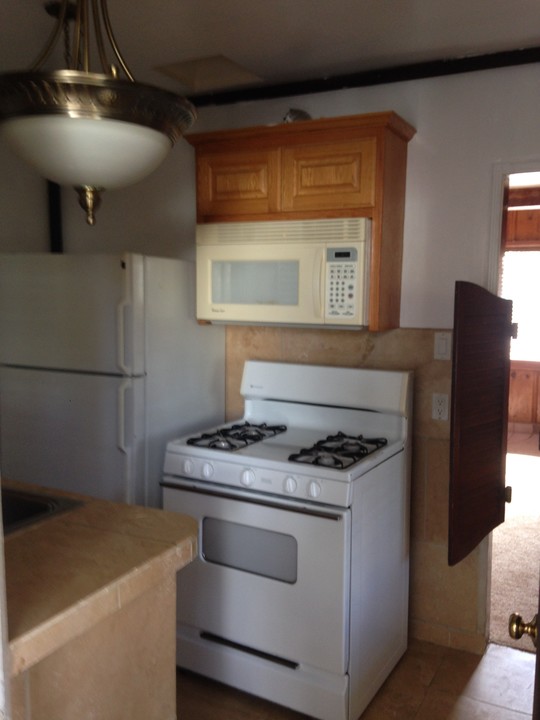 2409 Manhattan Ave, Unit UPPER in Hermosa Beach, CA - Building Photo