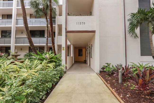 property at 11370 12 Oaks Way