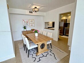 1000 Quayside Terrace in Miami, FL - Building Photo - Building Photo