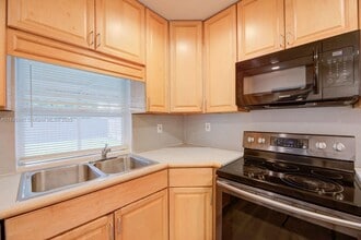 7720 NW 15th St in Pembroke Pines, FL - Building Photo - Building Photo