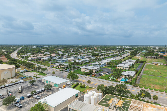 High Point West Condominiums in Boynton Beach, FL - Foto de edificio - Building Photo