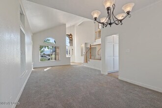 7021 Heatherwood Dr in Reno, NV - Building Photo - Building Photo