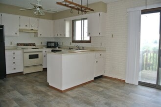 1711 16th St NW in Minot, ND - Building Photo - Building Photo