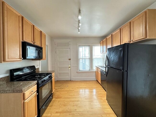 3449 W Schubert Ave in Chicago, IL - Building Photo - Building Photo