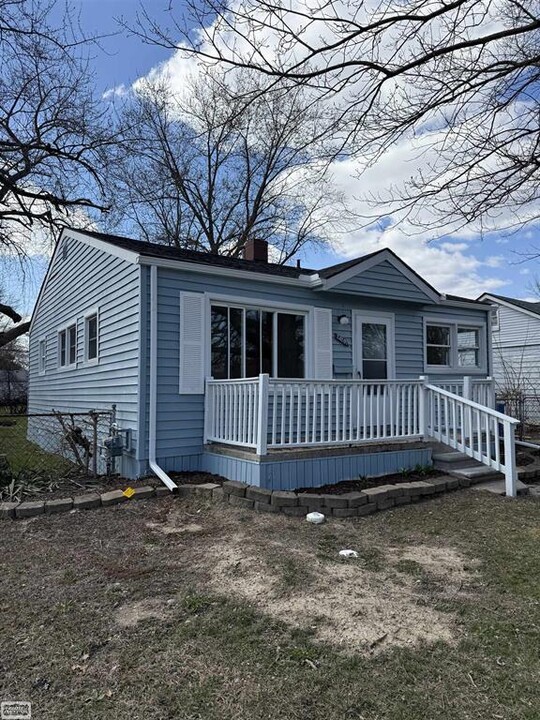 24291 Stewart Ave in Warren, MI - Foto de edificio