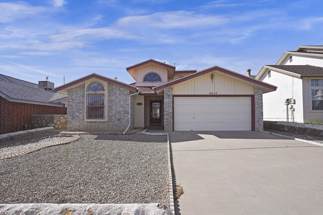 4612 Loma Grande Dr in El Paso, TX - Foto de edificio - Building Photo