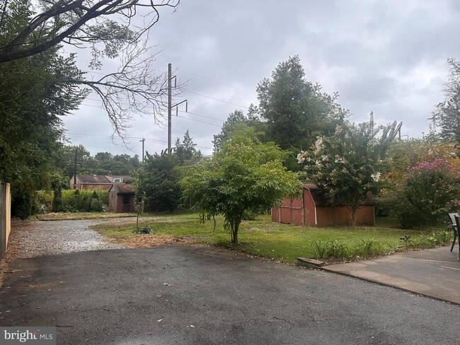 property at 2720 Haverford Rd