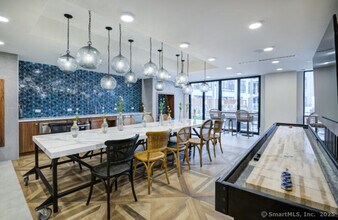 630 Chapel St in New Haven, CT - Foto de edificio - Building Photo