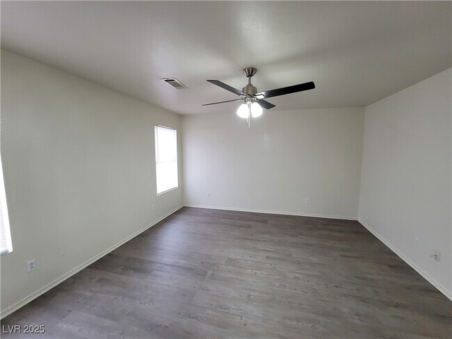 property at 5987 Stone Hollow Ave