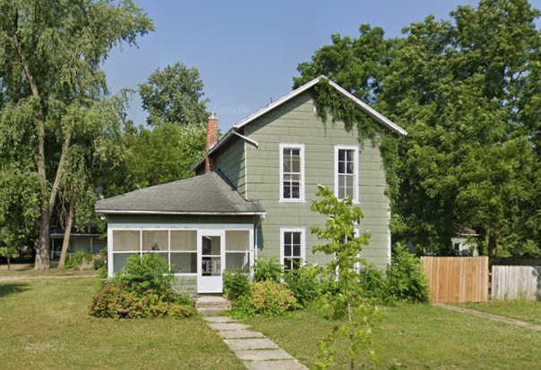 property at 103 N Clark St