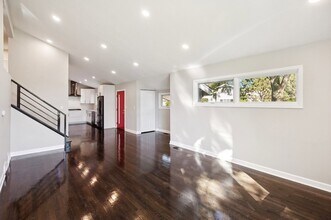 1321 Heatherfield Ln in Glenview, IL - Building Photo - Building Photo