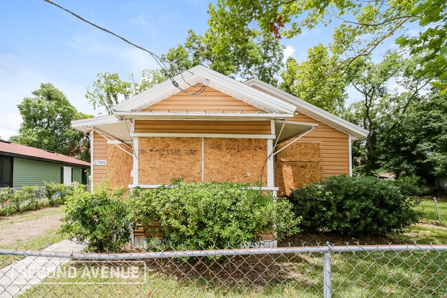 1789 Dot St in Jacksonville, FL - Building Photo - Building Photo