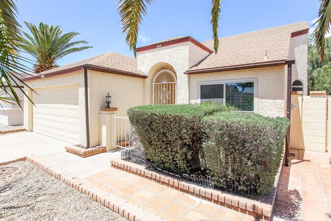 6016 W Desert Cove Ave in Glendale, AZ - Building Photo - Building Photo