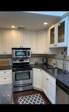 176 Southgate Crescent in Massapequa Park, NY - Building Photo - Building Photo