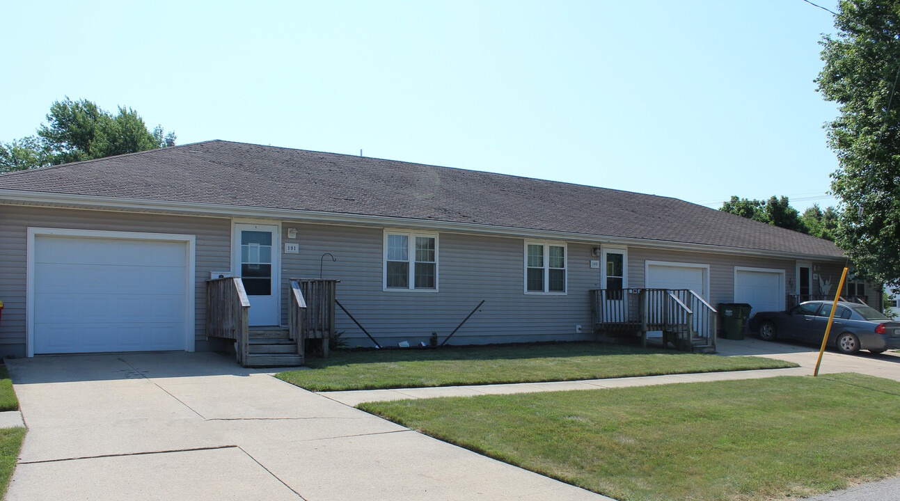 103 SW 8th St in Ogden, IA - Building Photo