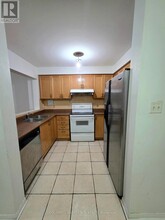 39 Rotunda St in Brampton, ON - Building Photo - Building Photo