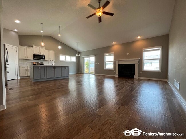305 NE Prairie Wolf Dr in Waukee, IA - Foto de edificio - Building Photo