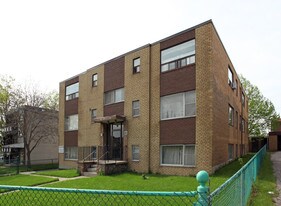 80 Bartley Dr in Toronto, ON - Building Photo