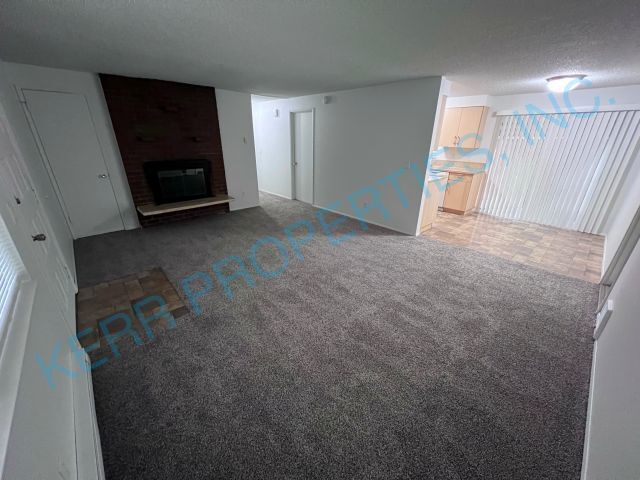 2485 NE Division St in Gresham, OR - Building Photo - Building Photo