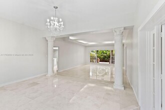 80 Shore Dr W in Miami, FL - Building Photo - Building Photo