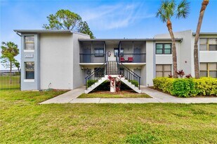 2073 Skimmer Ct in Clearwater, FL - Building Photo