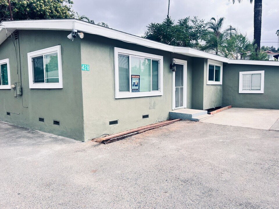 428 S Date St in Escondido, CA - Building Photo