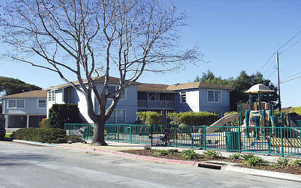 604 Trenton Way in Burlingame, CA - Building Photo