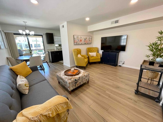 5300 E Waverly Dr in Palm Springs, CA - Building Photo - Building Photo