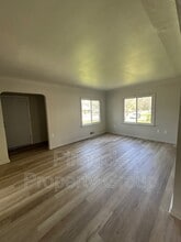 834 N Leroy St in Fenton, MI - Building Photo - Building Photo