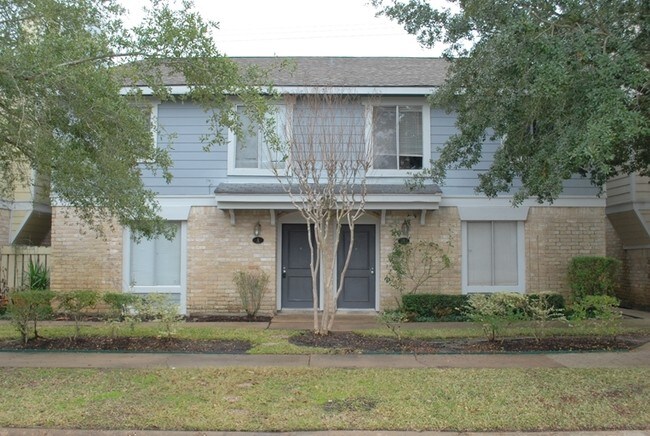 Memorial Mews in Houston, TX - Foto de edificio - Building Photo