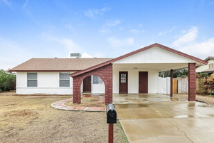 5533 W Eva St in Glendale, AZ - Building Photo