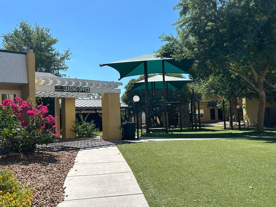 Villas Las Naranjas in Tucson, AZ - Building Photo