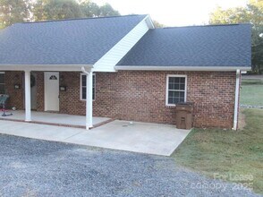 495 S Government St in Lincolnton, NC - Building Photo - Building Photo