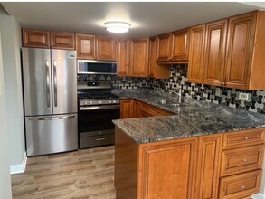 7913 S 83rd Ave in Justice, IL - Building Photo - Building Photo