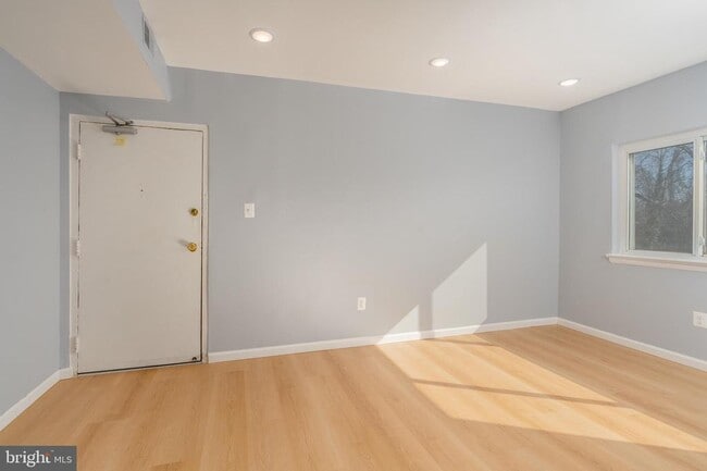 property at 4936 Nash St NE