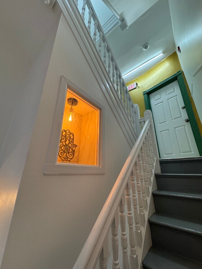 433 W Bringhurst St, Unit 2 in Philadelphia, PA - Building Photo - Building Photo