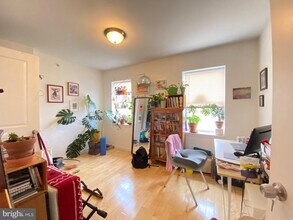 2031 E Susquehanna Ave in Philadelphia, PA - Building Photo - Building Photo