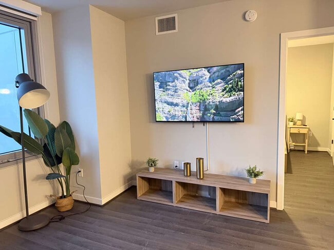 1122 N Hudson St in Arlington, VA - Building Photo - Building Photo